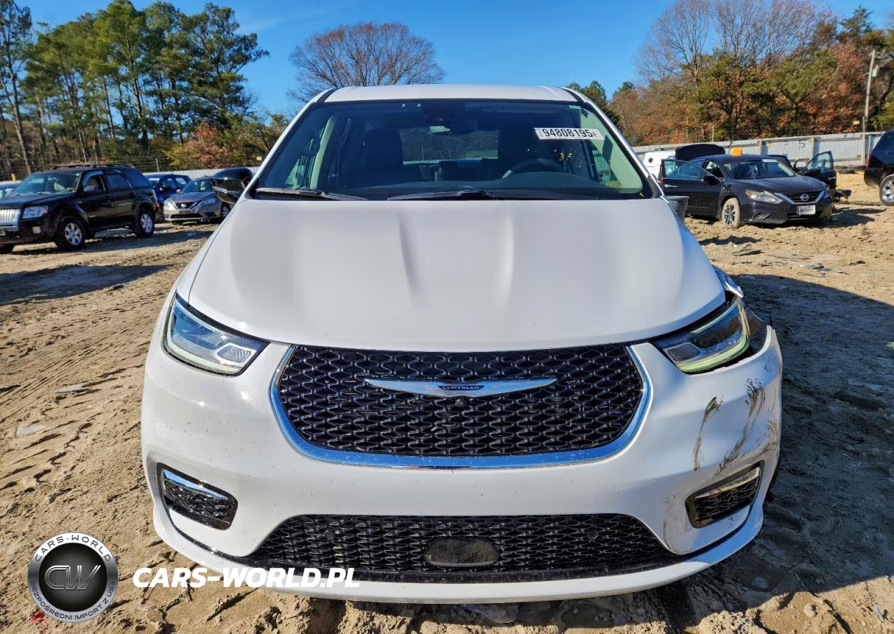 2024 Chrysler Pacifica Touring L VIN:2C4RC1BG7RR189747 - 5