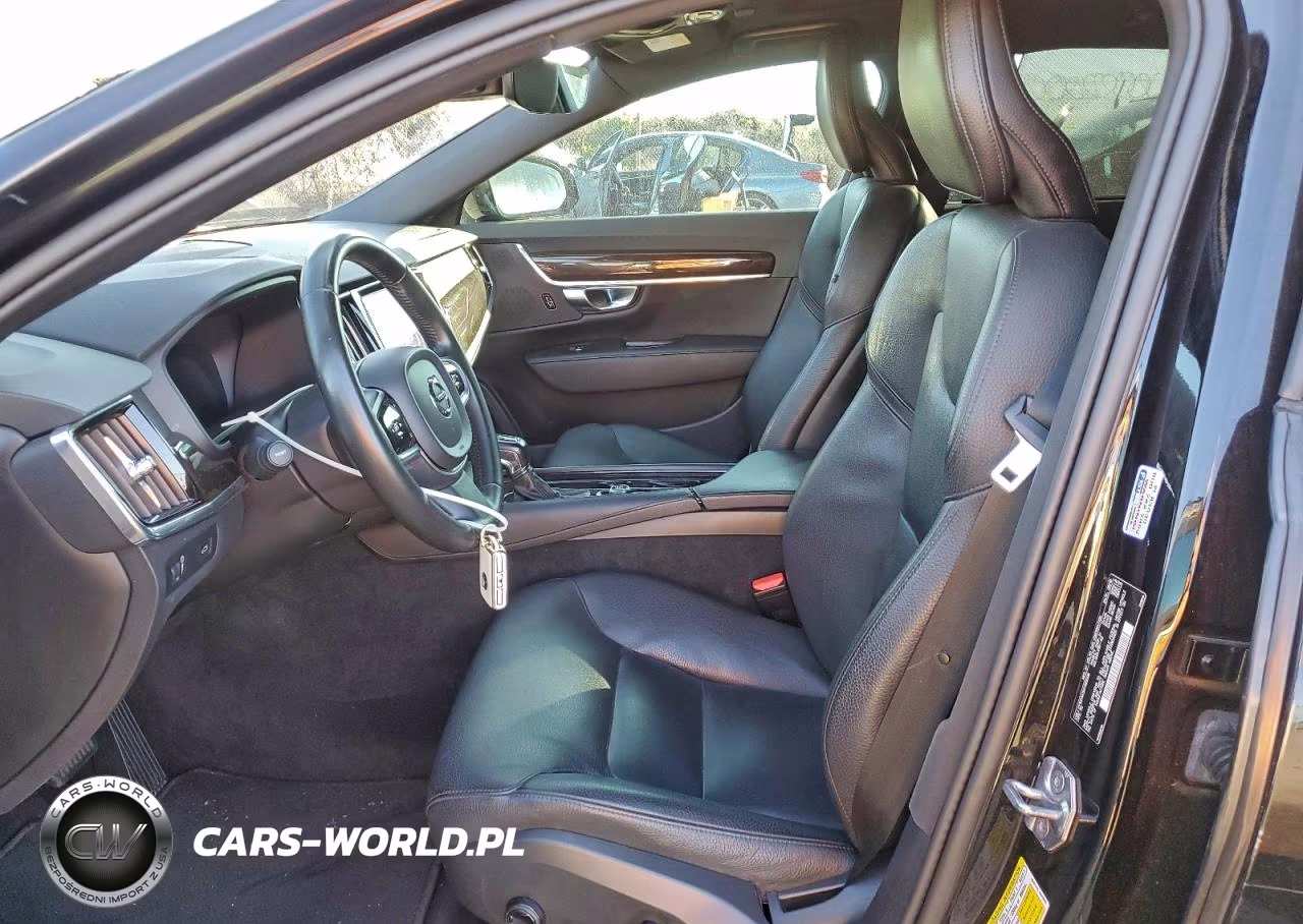 2019 Volvo S90 T5 Momentum VIN:LVY102AK5KP095898 - 7