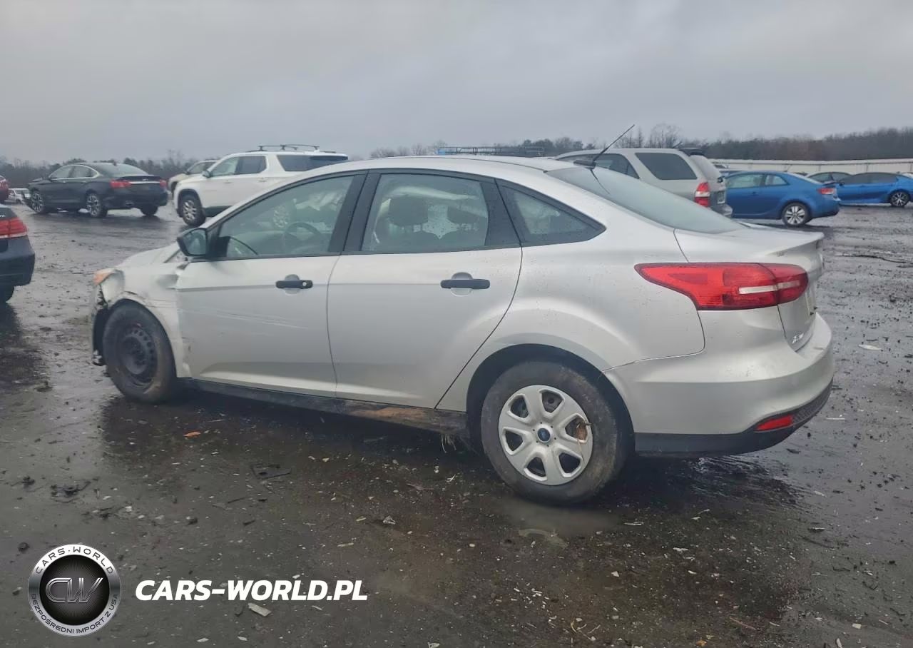 2017 Ford Focus S VIN:1FADP3E20HL316152 - 2