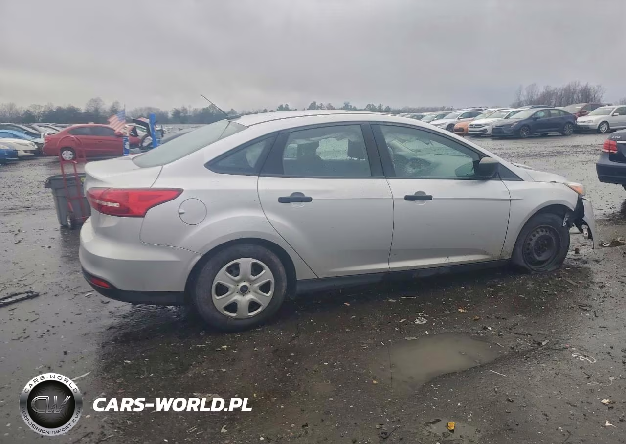 2017 Ford Focus S VIN:1FADP3E20HL316152 - 3