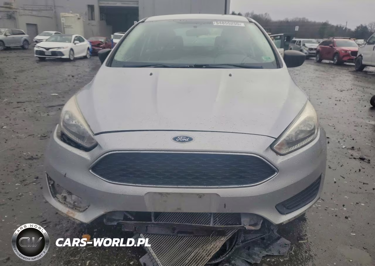 2017 Ford Focus S VIN:1FADP3E20HL316152 - 5