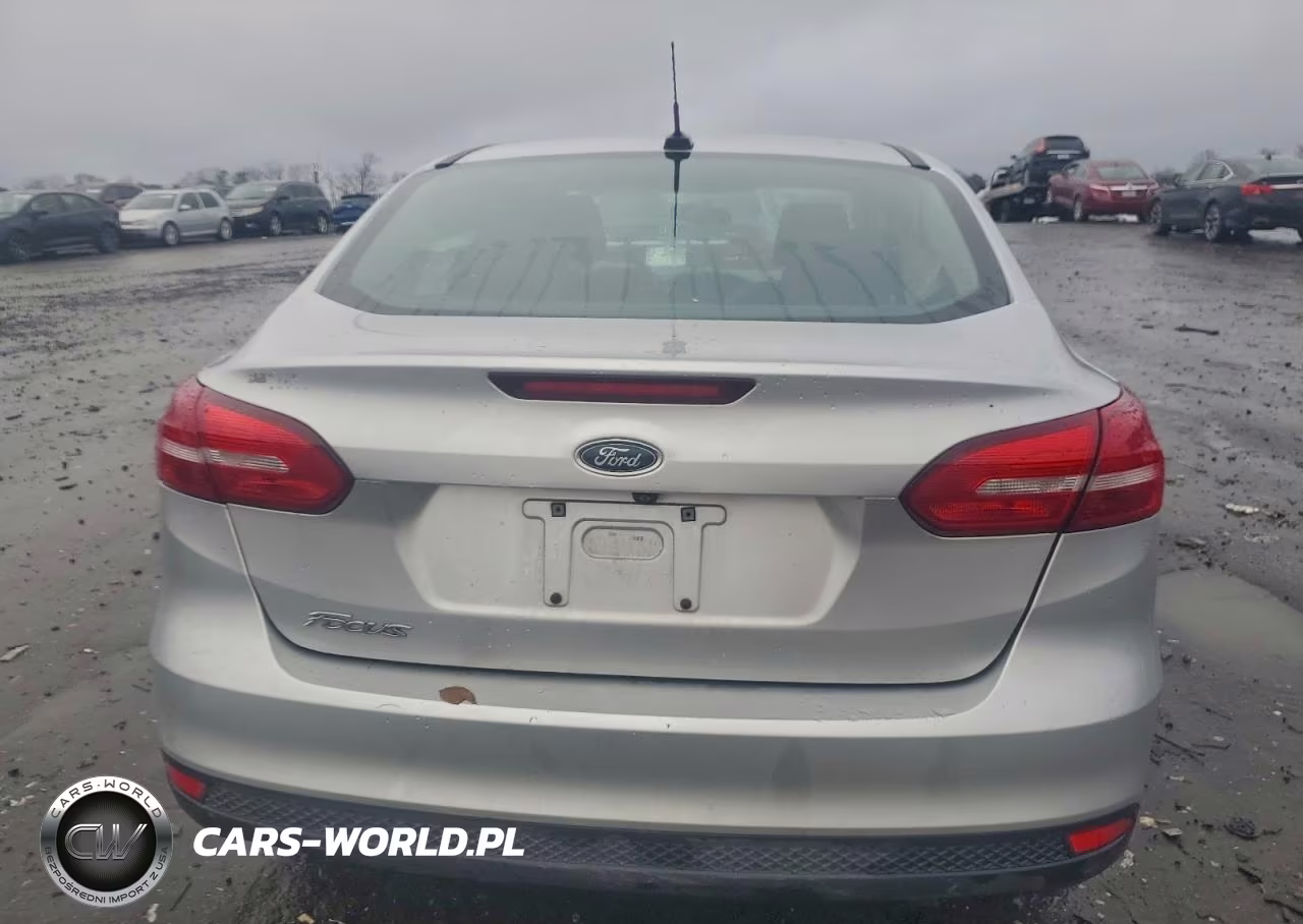 2017 Ford Focus S VIN:1FADP3E20HL316152 - 6
