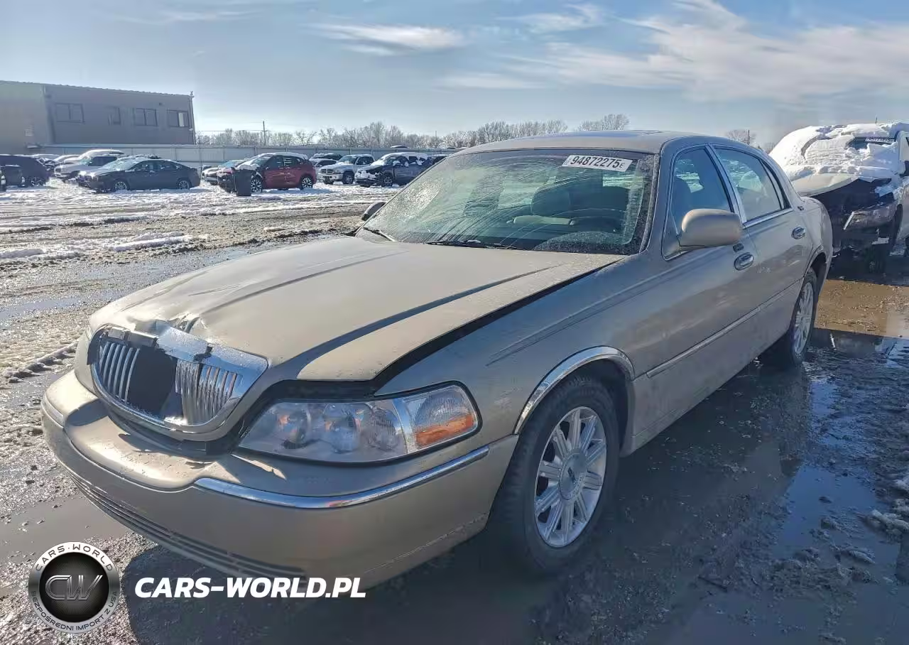 2006 Lincoln Town Car Signature Limited