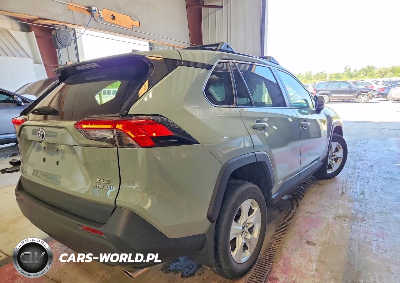 2020 Toyota Rav4 Hybrid Xle VIN:2T3RWRFV2LW073657 - 3