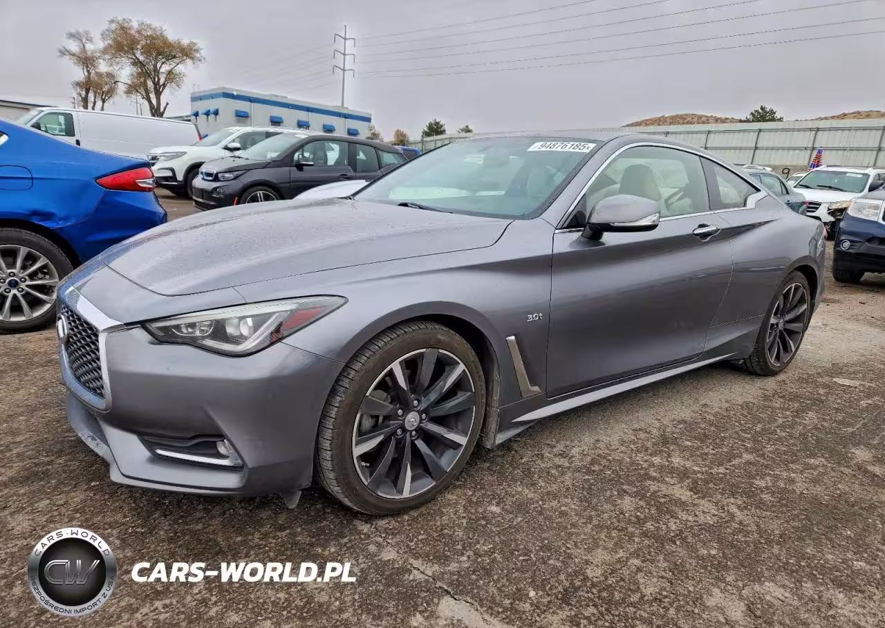 2018 Infiniti Q60 Luxe 300