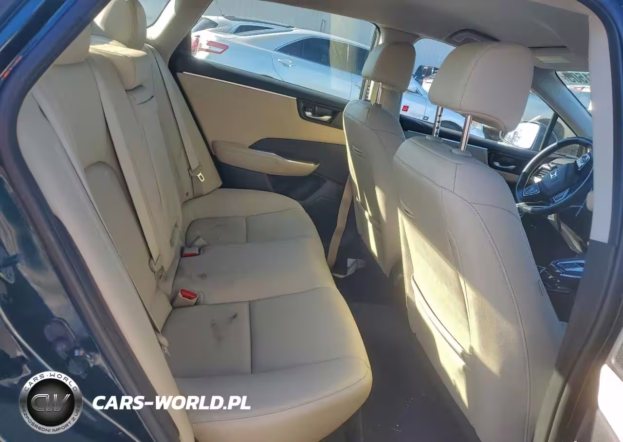 2018 Honda Clarity Touring VIN:JHMZC5F36JC001228 - 10