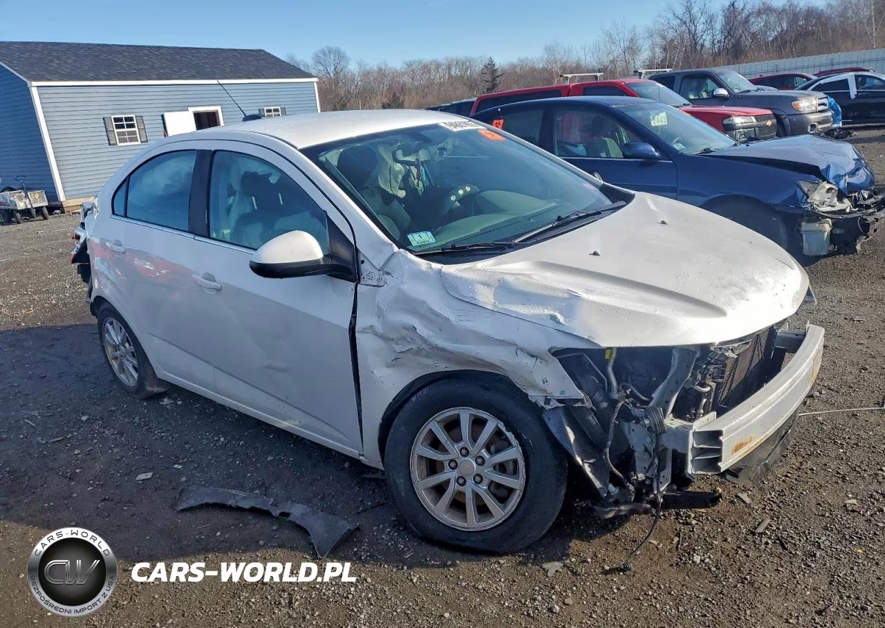 2018 Chevrolet Sonic Lt VIN:1G1JD5SG5J4100307 - 4