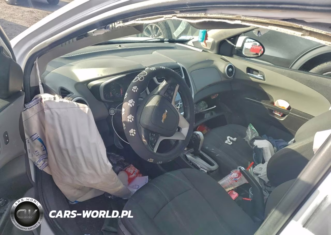 2018 Chevrolet Sonic Lt VIN:1G1JD5SG5J4100307 - 8