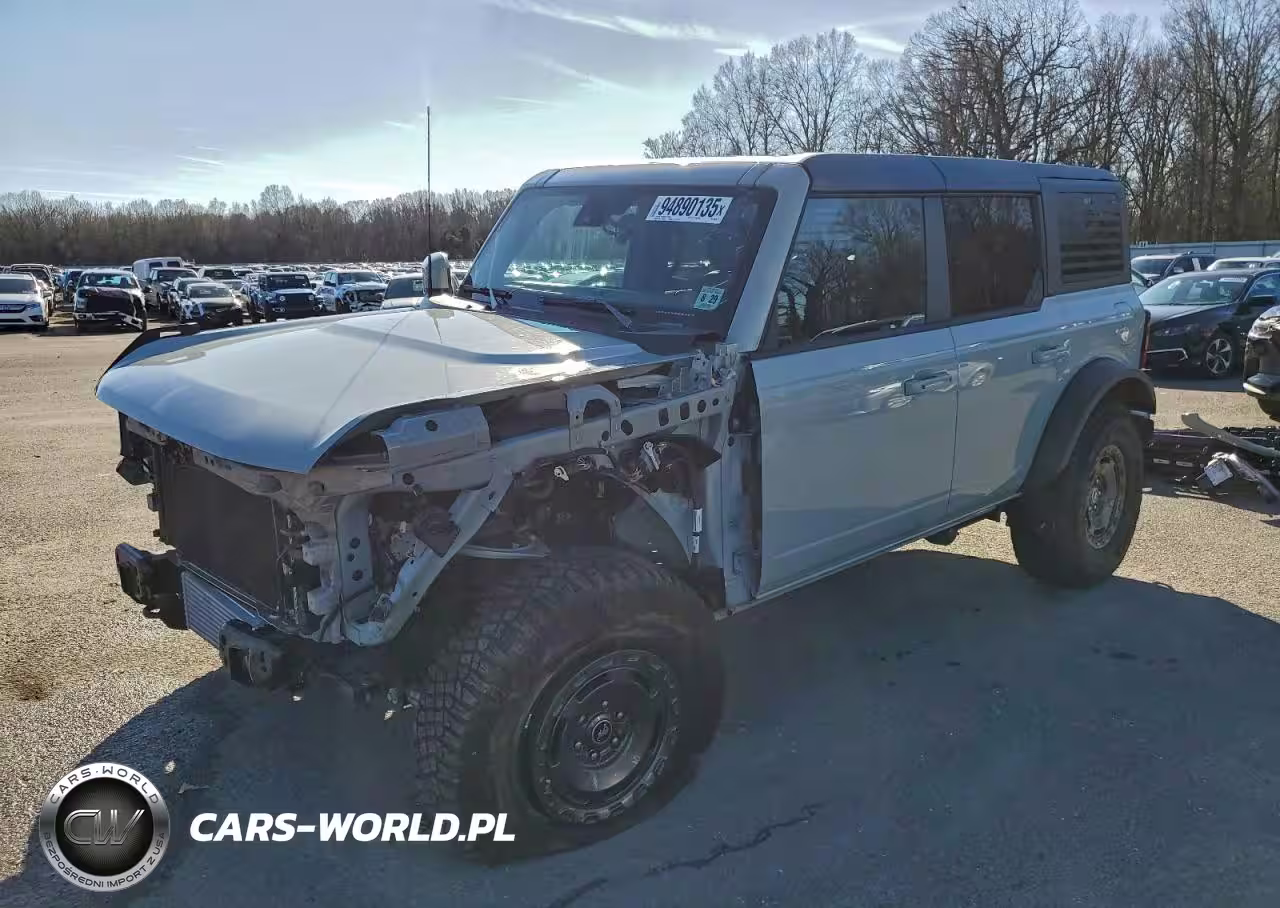 2024 Ford Bronco Outer Banks