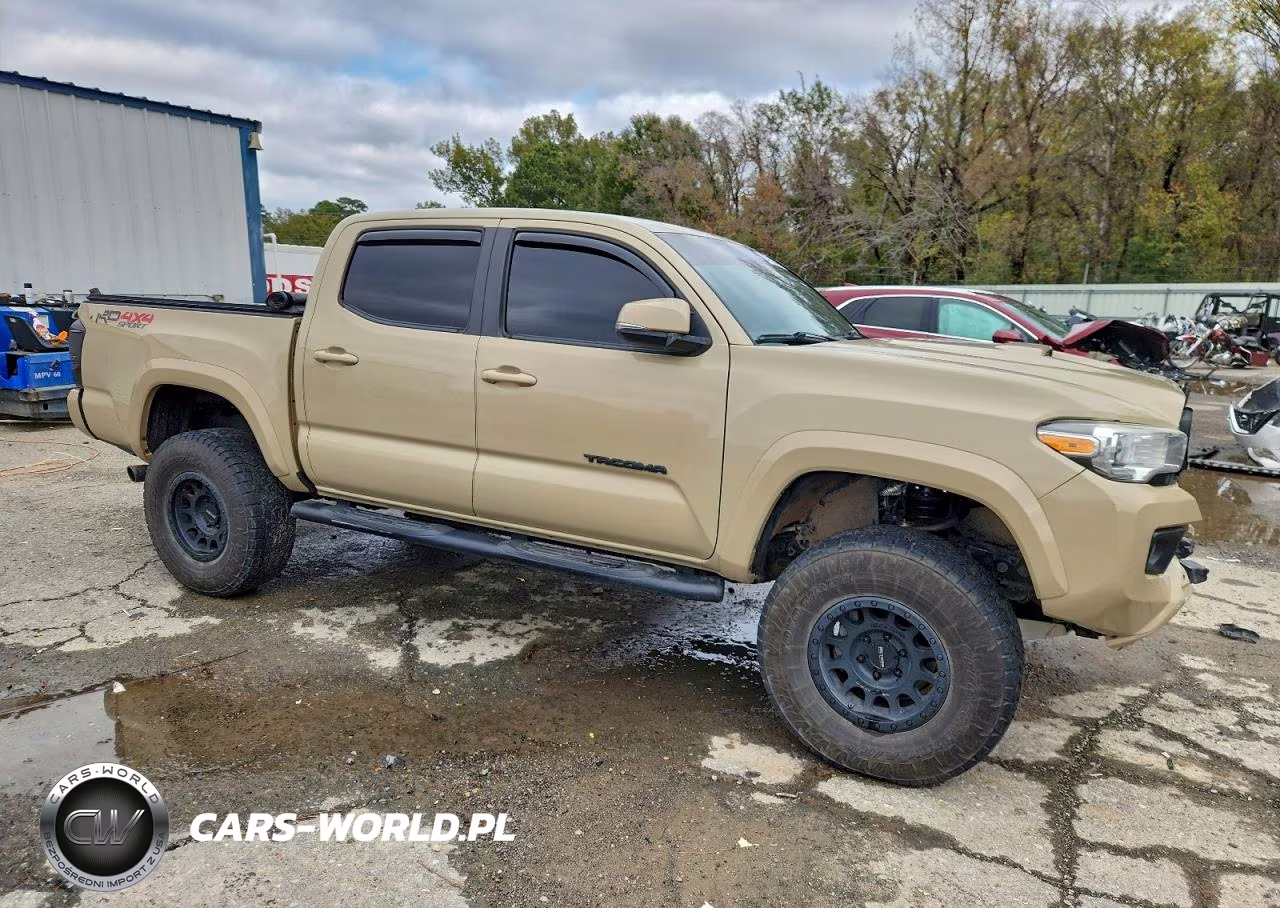 2018 Toyota Tacoma Double Cab VIN:3TMCZ5AN9JM177431 - 4