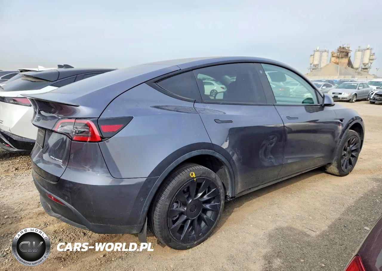 2021 Tesla Model Y VIN:5YJYGDEE2MF161077 - 3