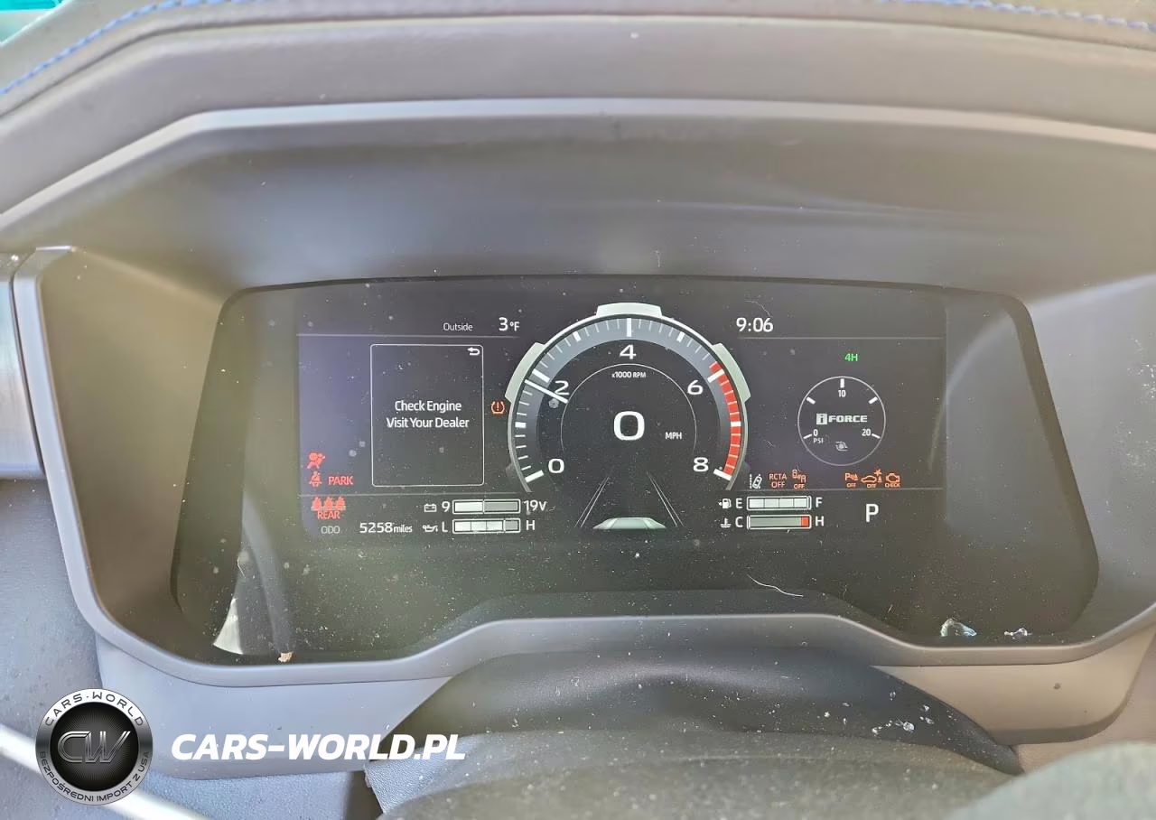 2025 Toyota Tundra Crewmax Platinum VIN:5TFNA5DB9SX302392 - 9
