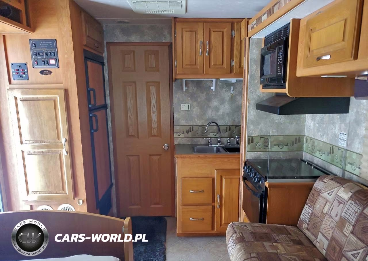 2006 Coachmen Freelander Recreational Vehicle VIN:1FDXE45S66DA53719 - 6