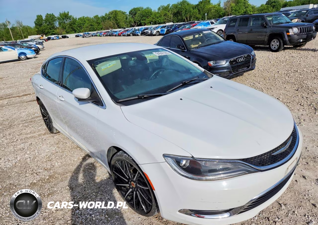 2015 Chrysler 200 Limited VIN:1C3CCCAB9FN720838 - 4