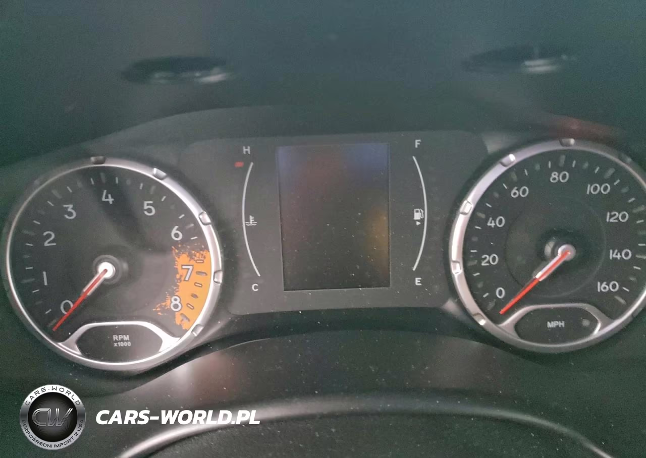 2018 Jeep Renegade Latitude VIN:ZACCJBBB9JPH84923 - 9