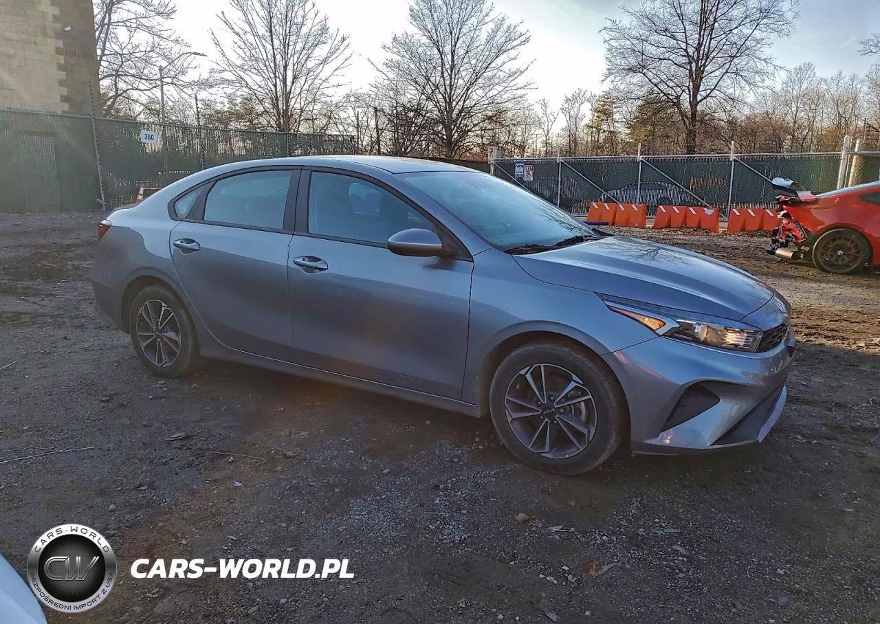 2023 Kia Forte Lxs VIN:3KPF24AD5PE691928 - 4