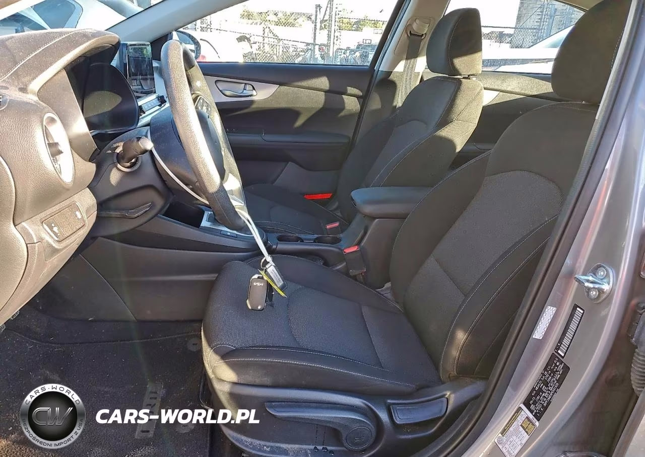 2023 Kia Forte Lxs VIN:3KPF24AD5PE691928 - 7