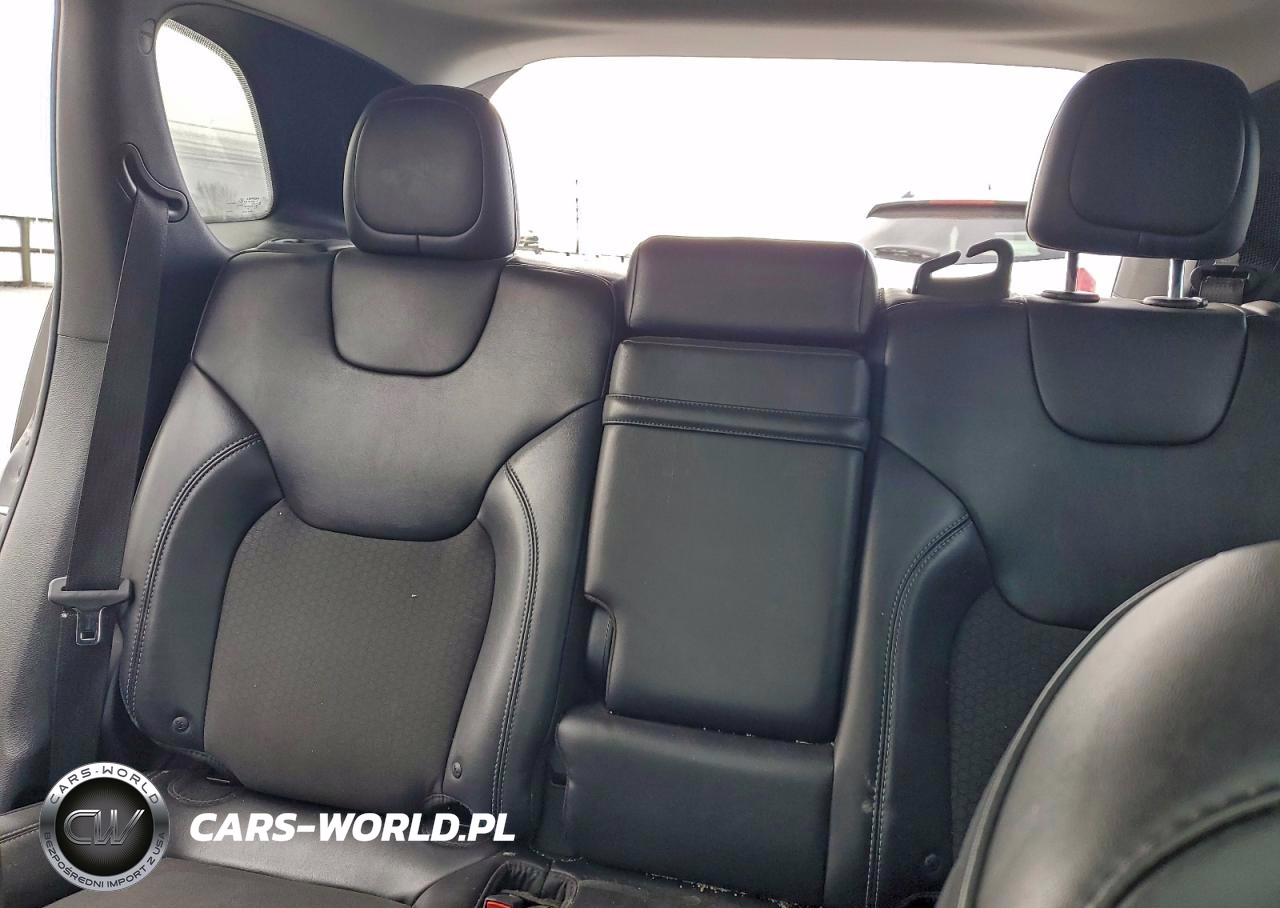 2019 Jeep Cherokee VIN:1C4PJLLB1KD264432 - 10