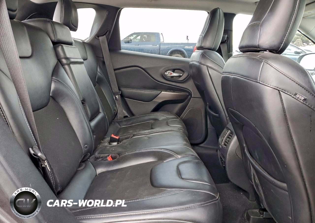 2019 Jeep Cherokee VIN:1C4PJLLB1KD264432 - 11
