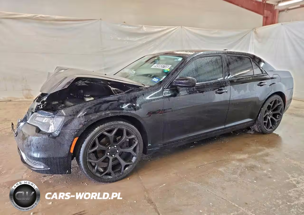 2018 Chrysler 300 Touring