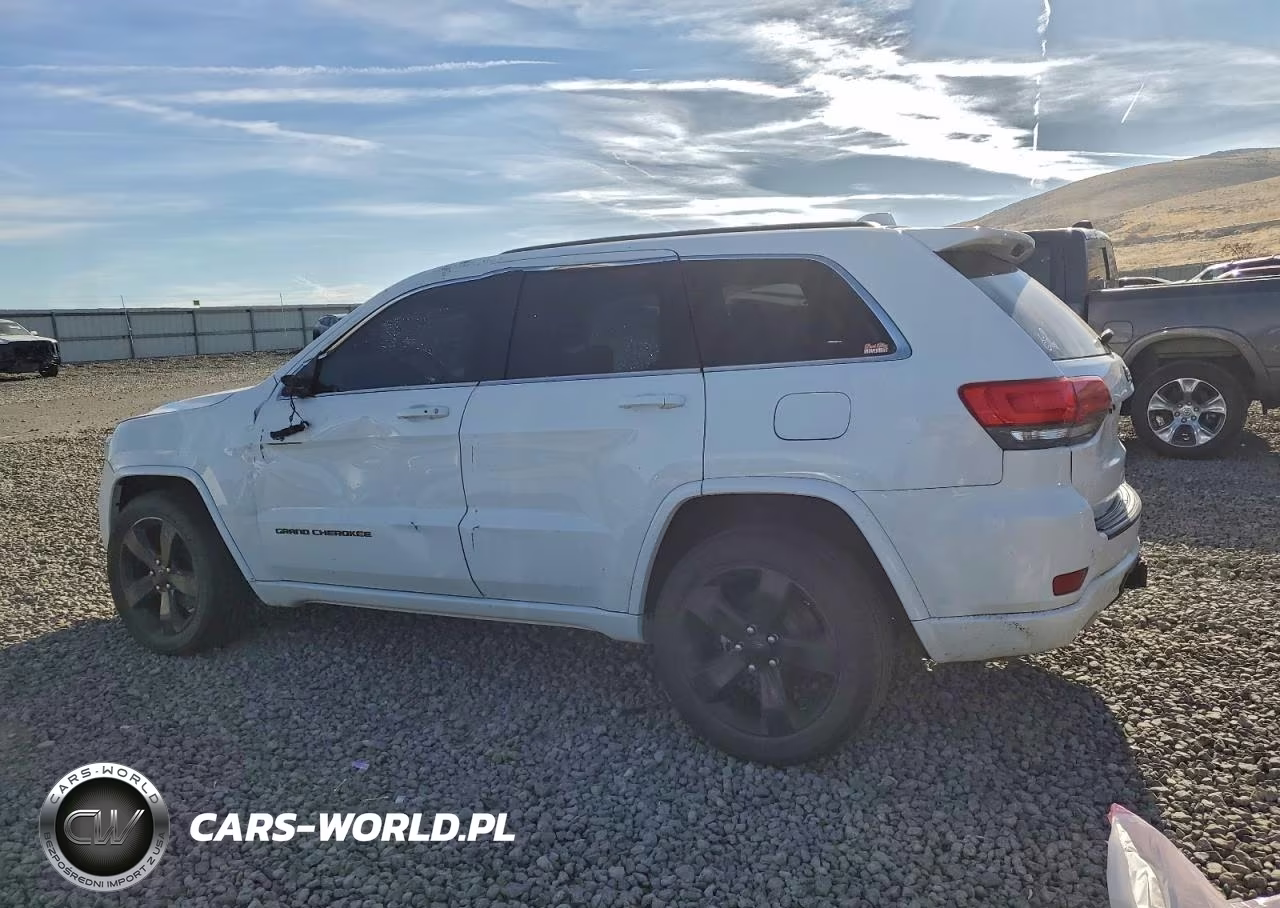 2015 Jeep Grand Cherokee Laredo VIN:1C4RJFAG8FC720933 - 2