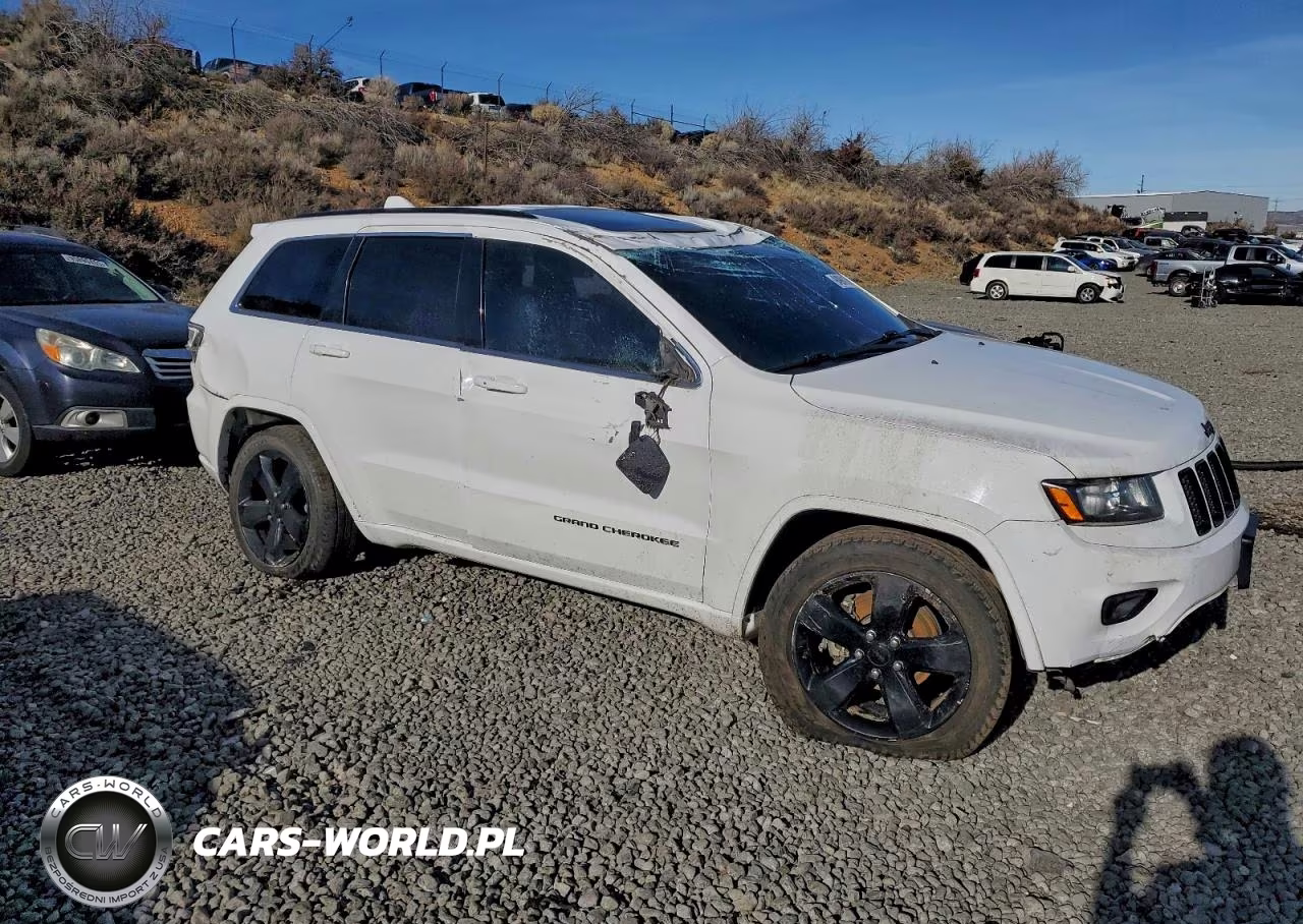 2015 Jeep Grand Cherokee Laredo VIN:1C4RJFAG8FC720933 - 4