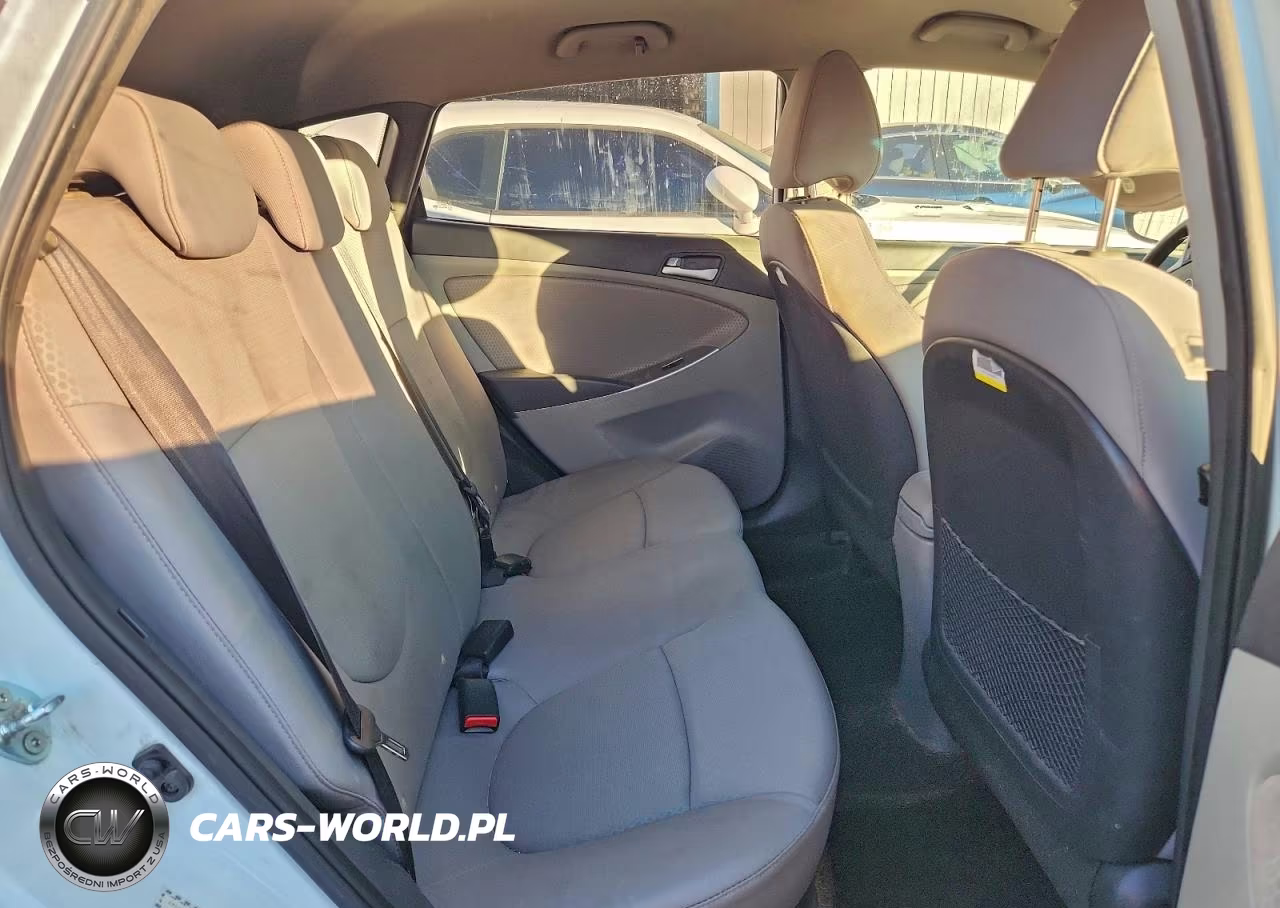 2015 Hyundai Accent Gls VIN:KMHCU5AE4FU232204 - 10