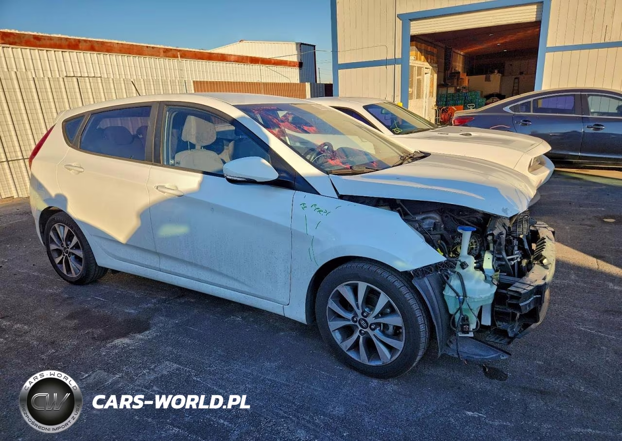 2015 Hyundai Accent Gls VIN:KMHCU5AE4FU232204 - 4
