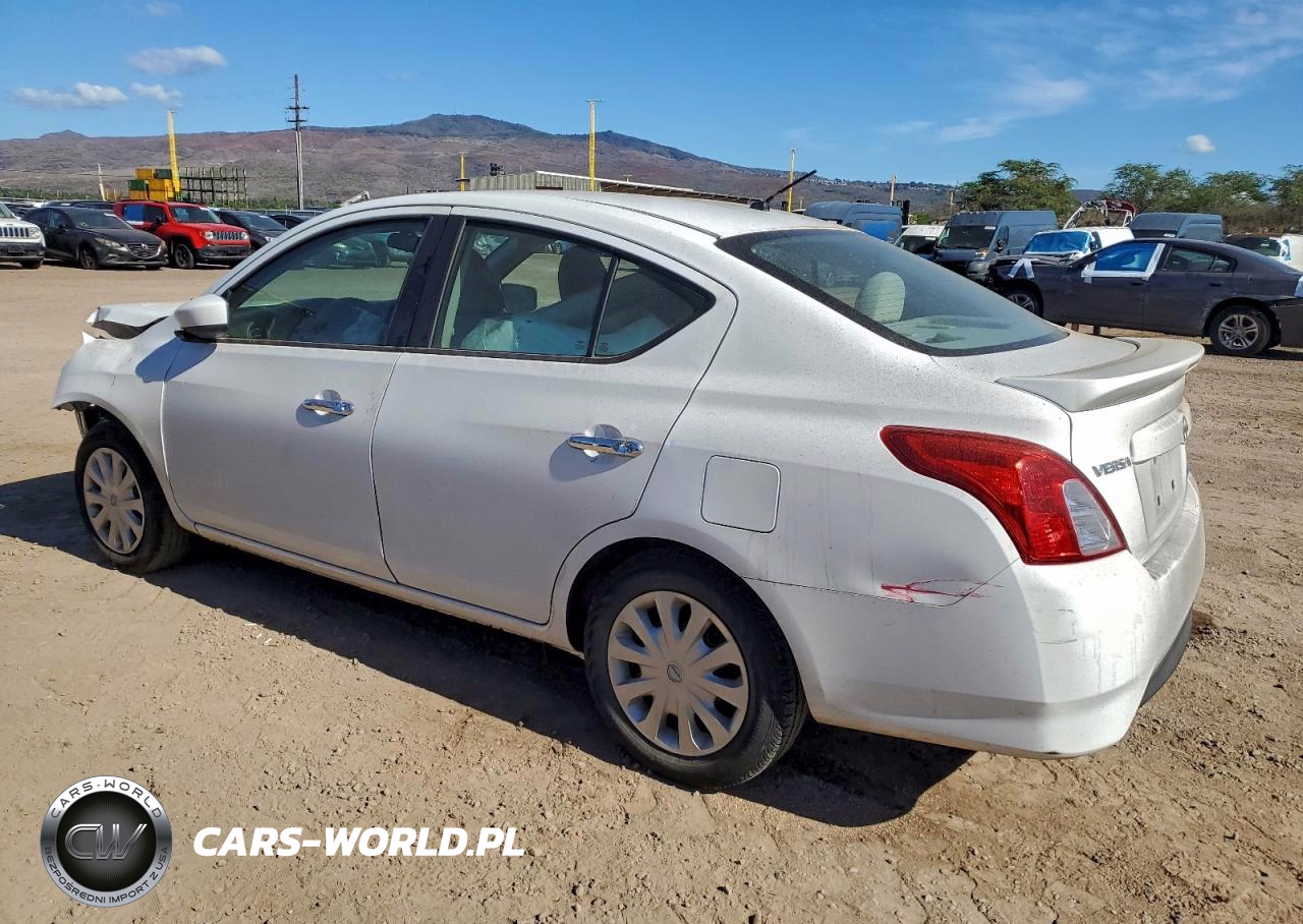 2015 Niss Versa VIN:3N1CN7AP9FL803424 - 2