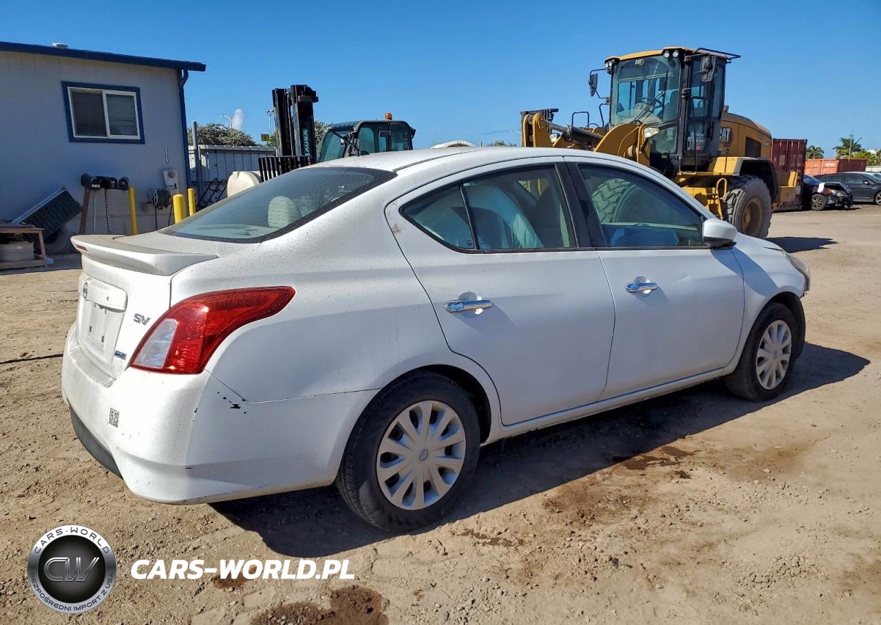 2015 Niss Versa VIN:3N1CN7AP9FL803424 - 3