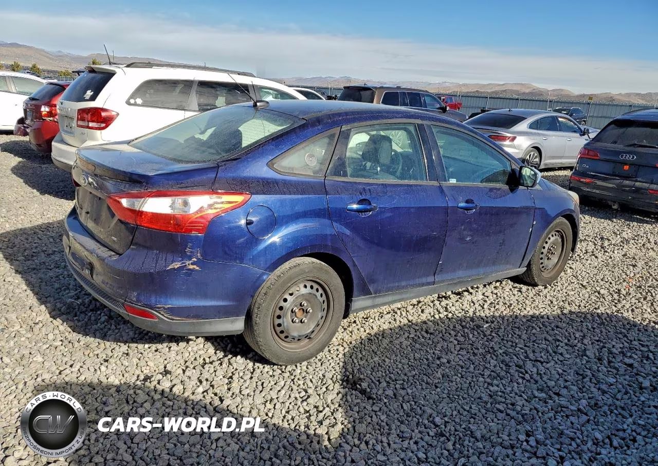 2012 Ford Focus Se VIN:1FAHP3F20CL163376 - 3