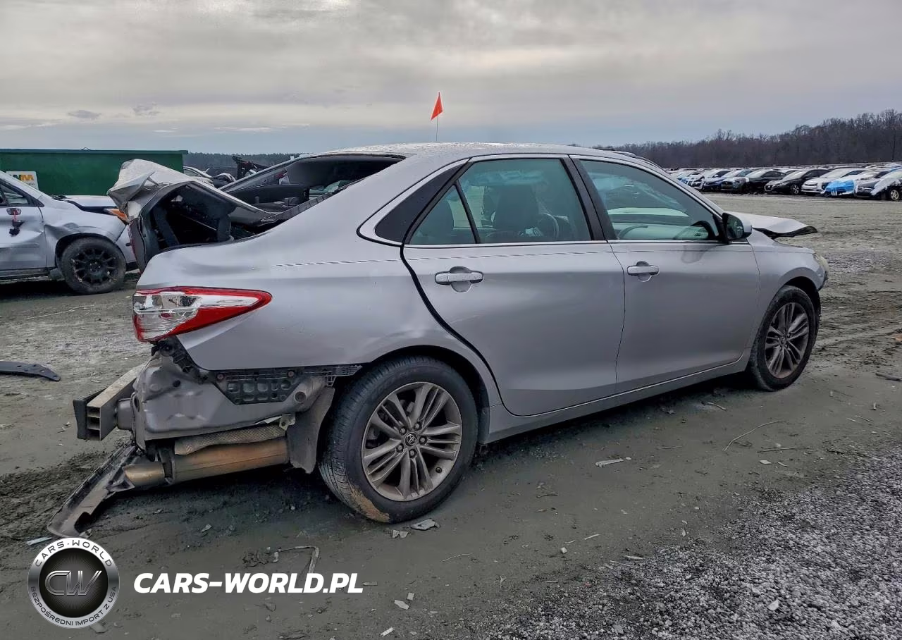 2015 Toyota Camry Le VIN:4T1BF1FK5FU102395 - 3