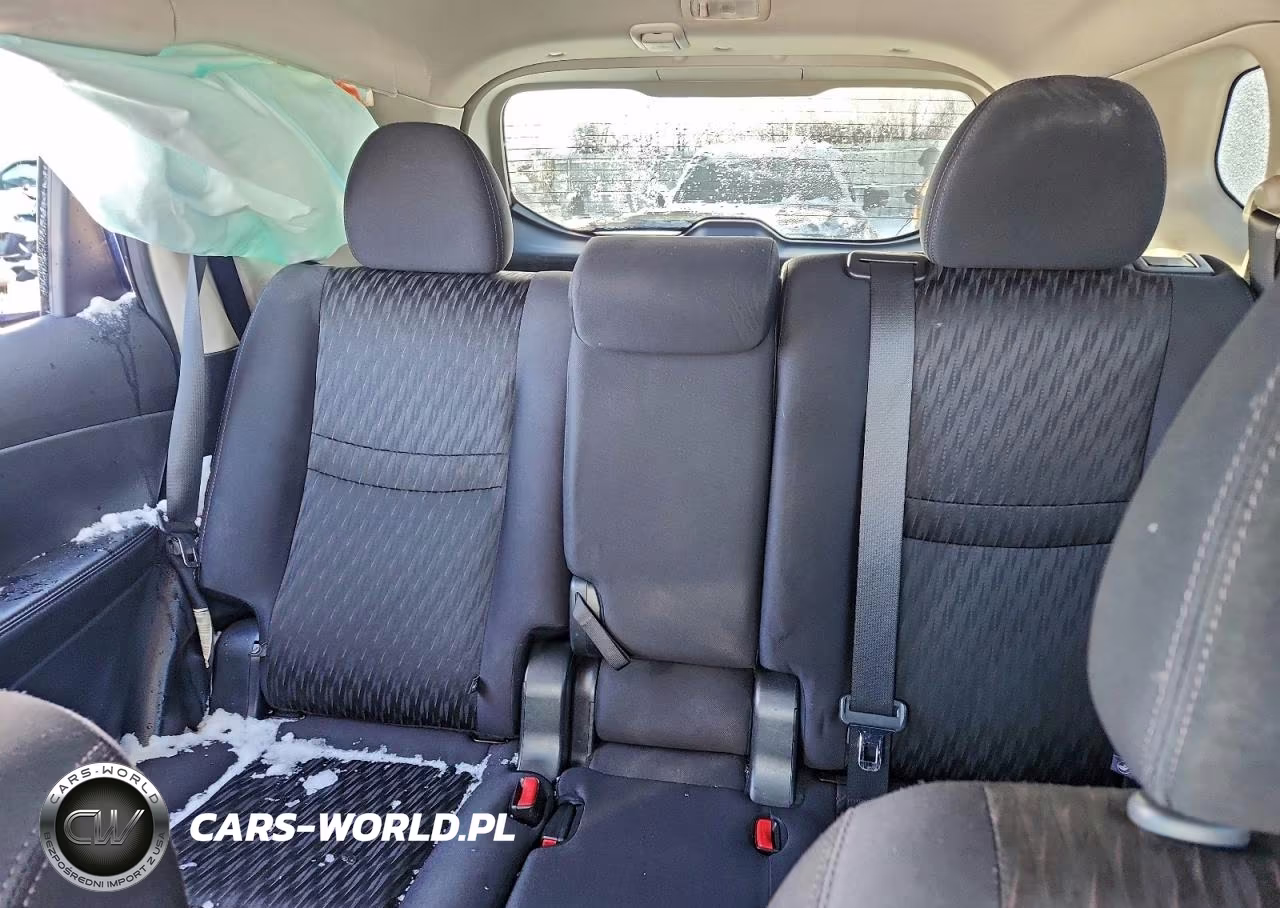 2019 Nissan Rogue S VIN:5N1AT2MV3KC722637 - 10