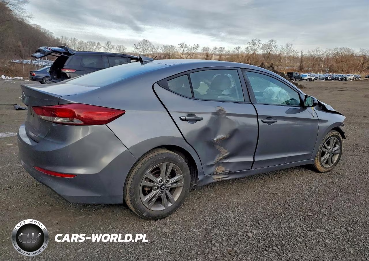 2018 Hyundai Elantra Sel VIN:5NPD84LF7JH384512 - 3