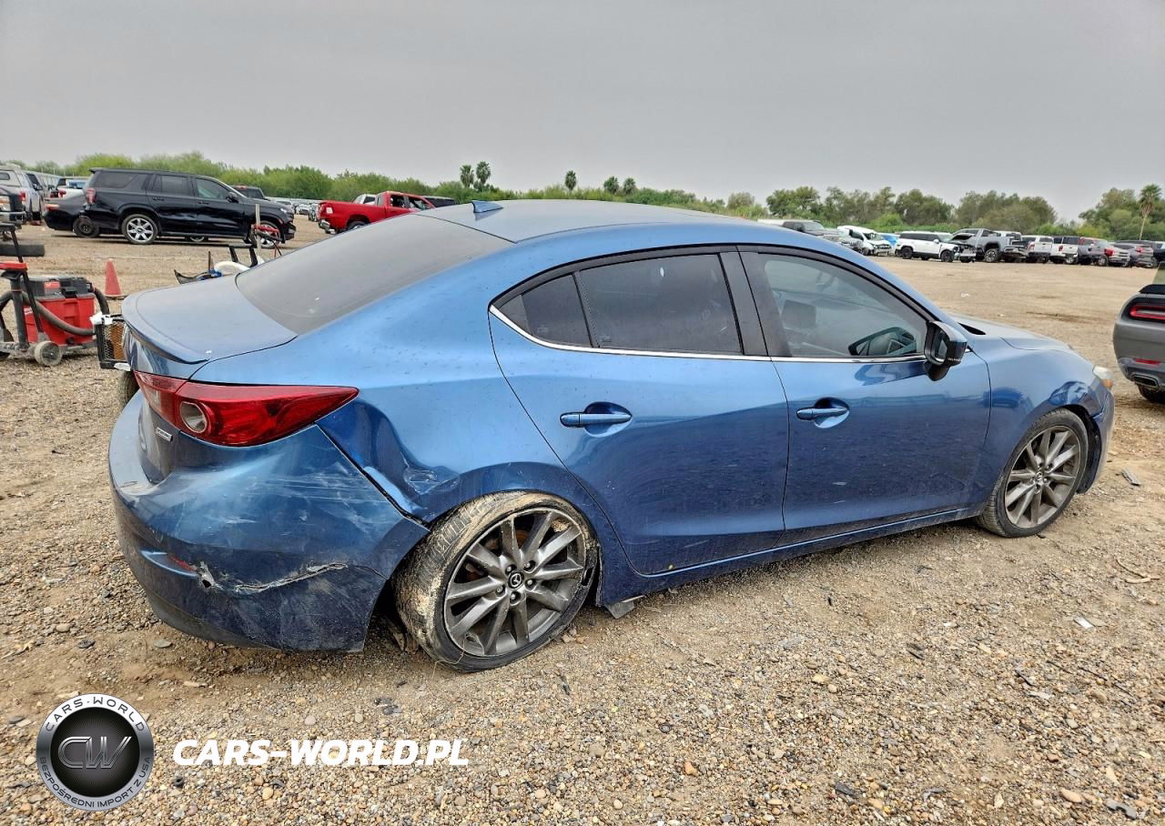 2018 Mazda 3 Touring VIN:3MZBN1V39JM262355 - 3