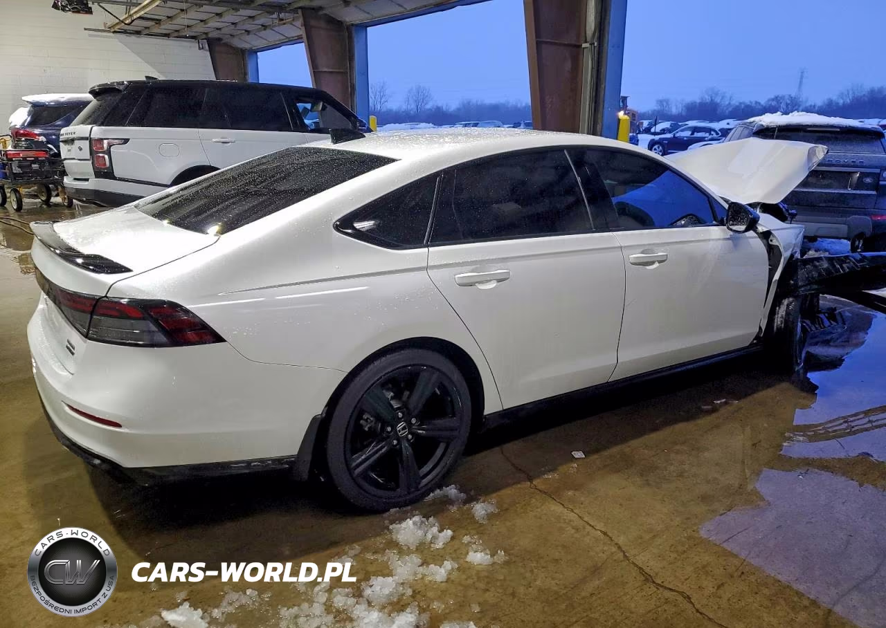 2023 Honda Accord Hybrid Sport-L VIN:1HGCY2F7XPA038184 - 3