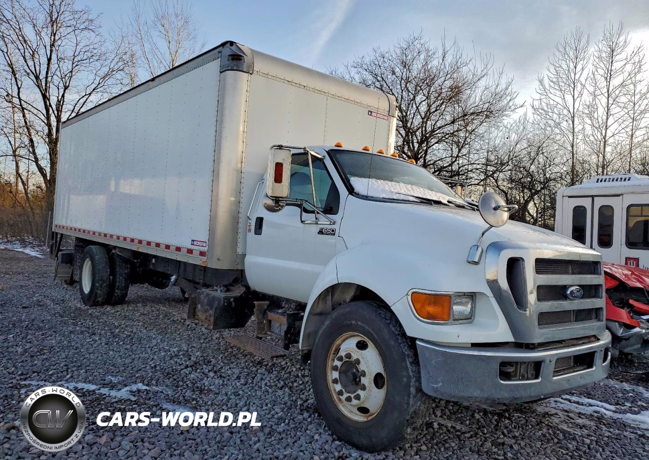 2015 Ford F650 Super Duty Box Truck
