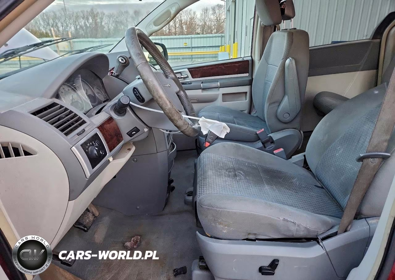 2010 Chrysler Town & Country Touring VIN:2A4RR5D1XAR493720 - 7