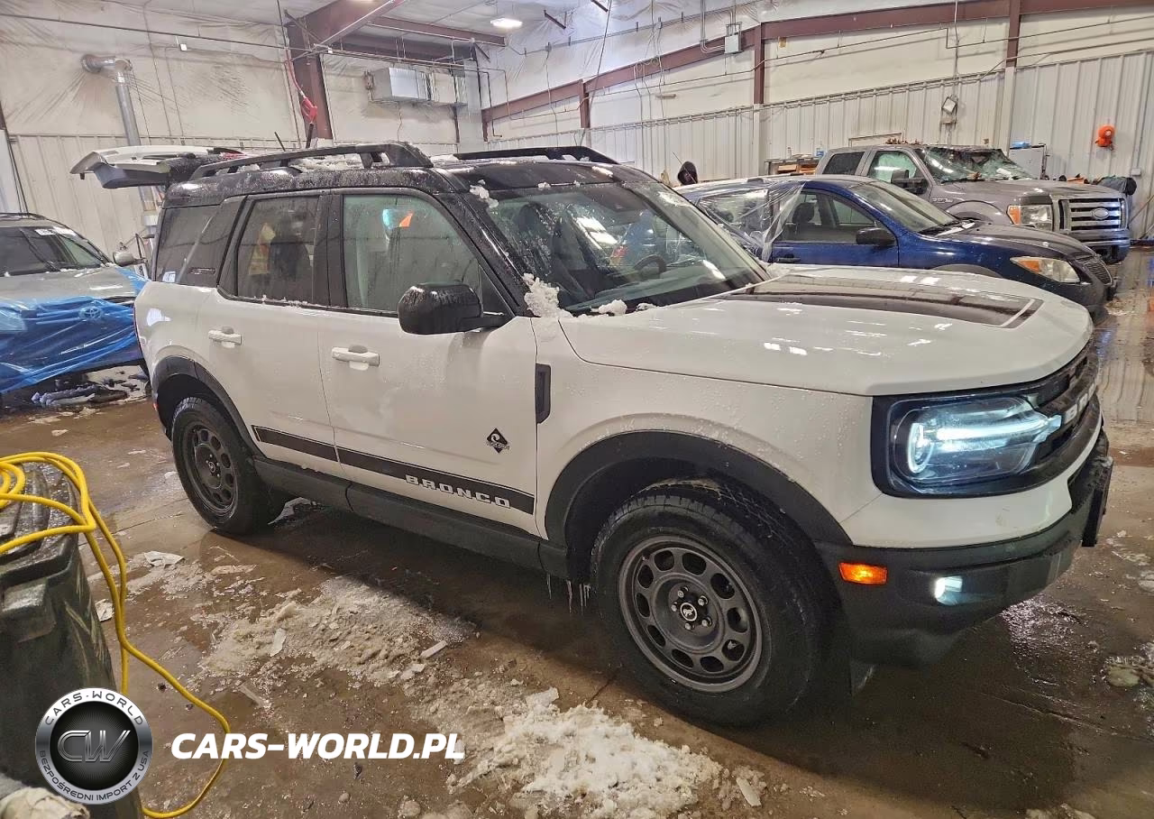 2024 Ford Bronco Sport Outer Banks VIN:3FMCR9C68RRE34957 - 4