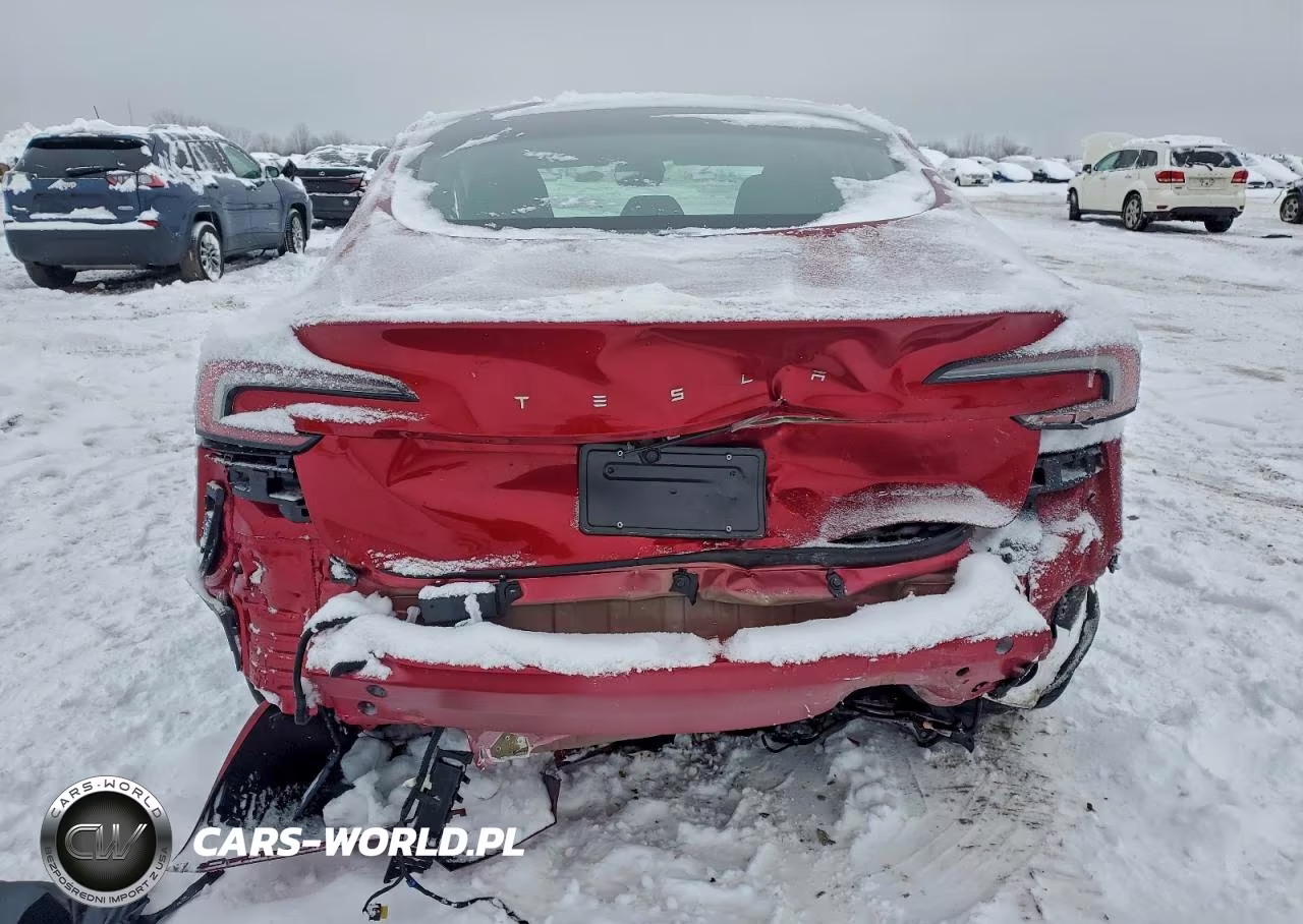 2025 Tesla Model 3 VIN:5YJ3E1EBXSF065912 - 6