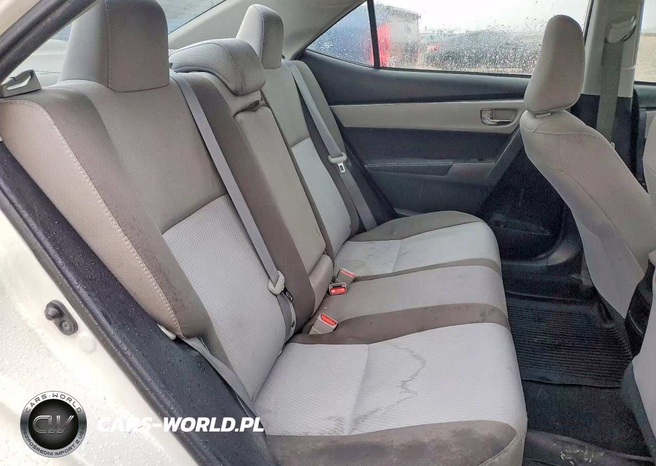 2018 Toyota Corolla L VIN:5YFBURHE6JP775265 - 10