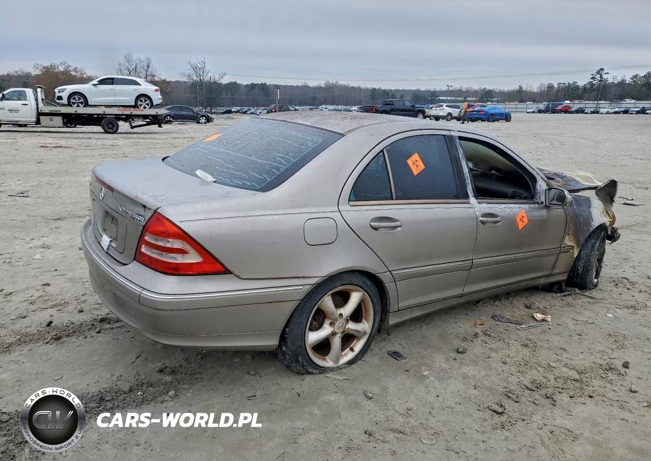 2004 Mercedes-Benz C 230K Sport Sedan VIN:WDBRF40J04A589801 - 3