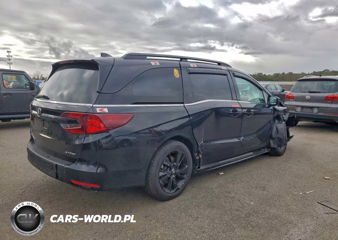 2023 Honda Odyssey Sport-L VIN:5FNRL6H7XPB057322 - 3
