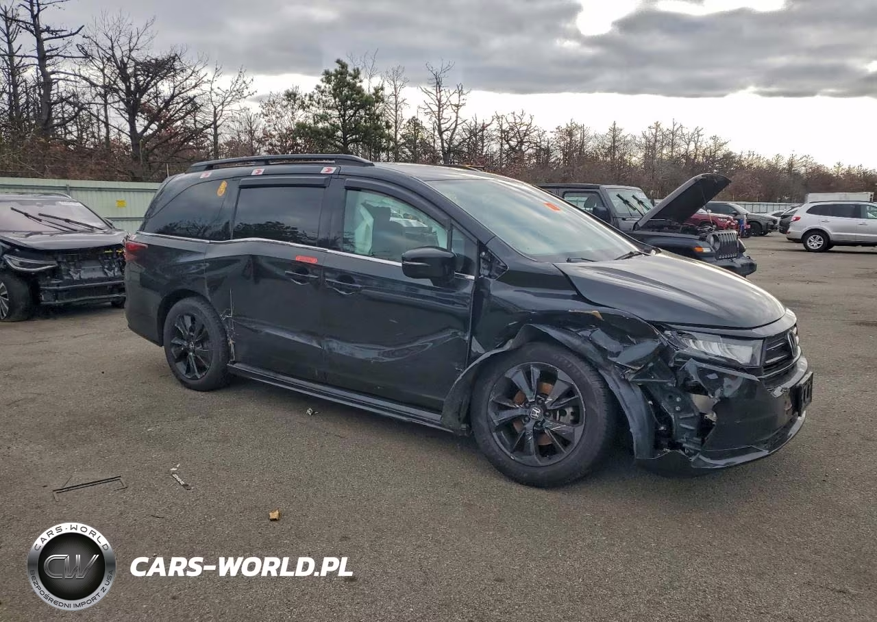 2023 Honda Odyssey Sport-L VIN:5FNRL6H7XPB057322 - 4