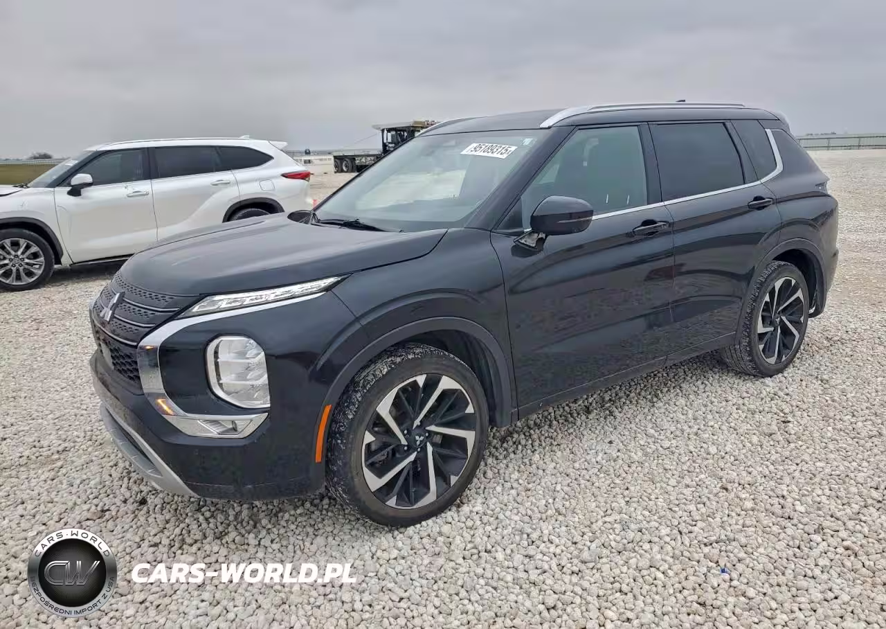 2022 Mitsubishi Outlander Sel