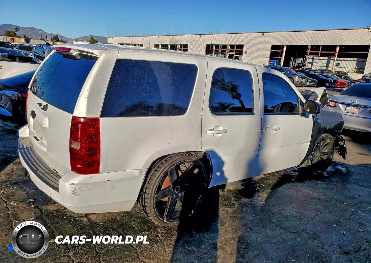 2013 Chevrolet Tahoe C1500 Lt VIN:1GNSCBE07DR254379 - 3