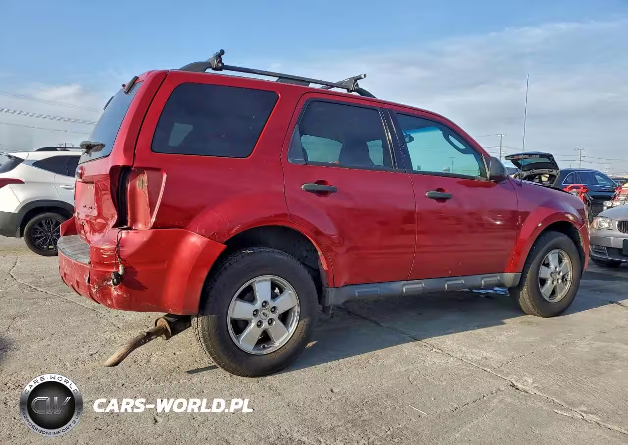 2010 Ford Escape Xlt VIN:1FMCU0D72AKD27395 - 3