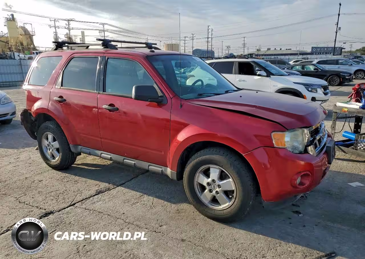 2010 Ford Escape Xlt VIN:1FMCU0D72AKD27395 - 4