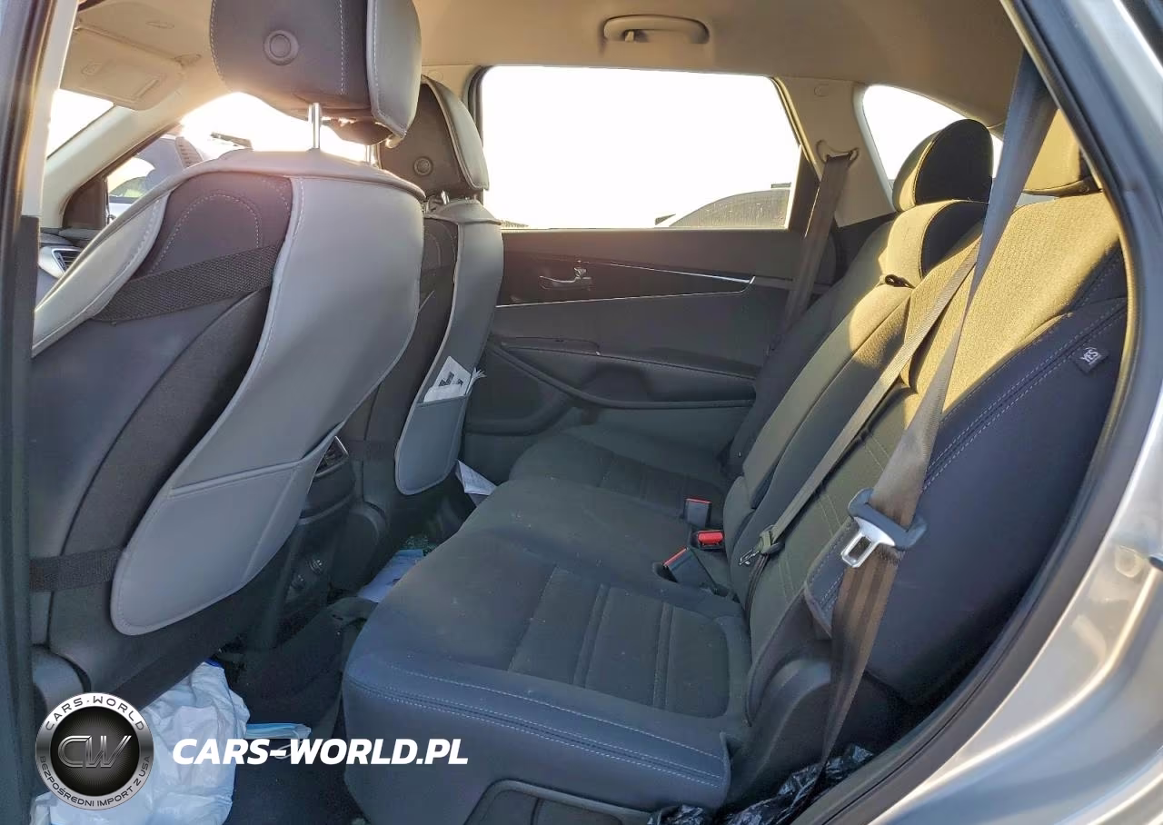 2019 Kia Sorento Lx VIN:5XYPG4A56KG598572 - 11