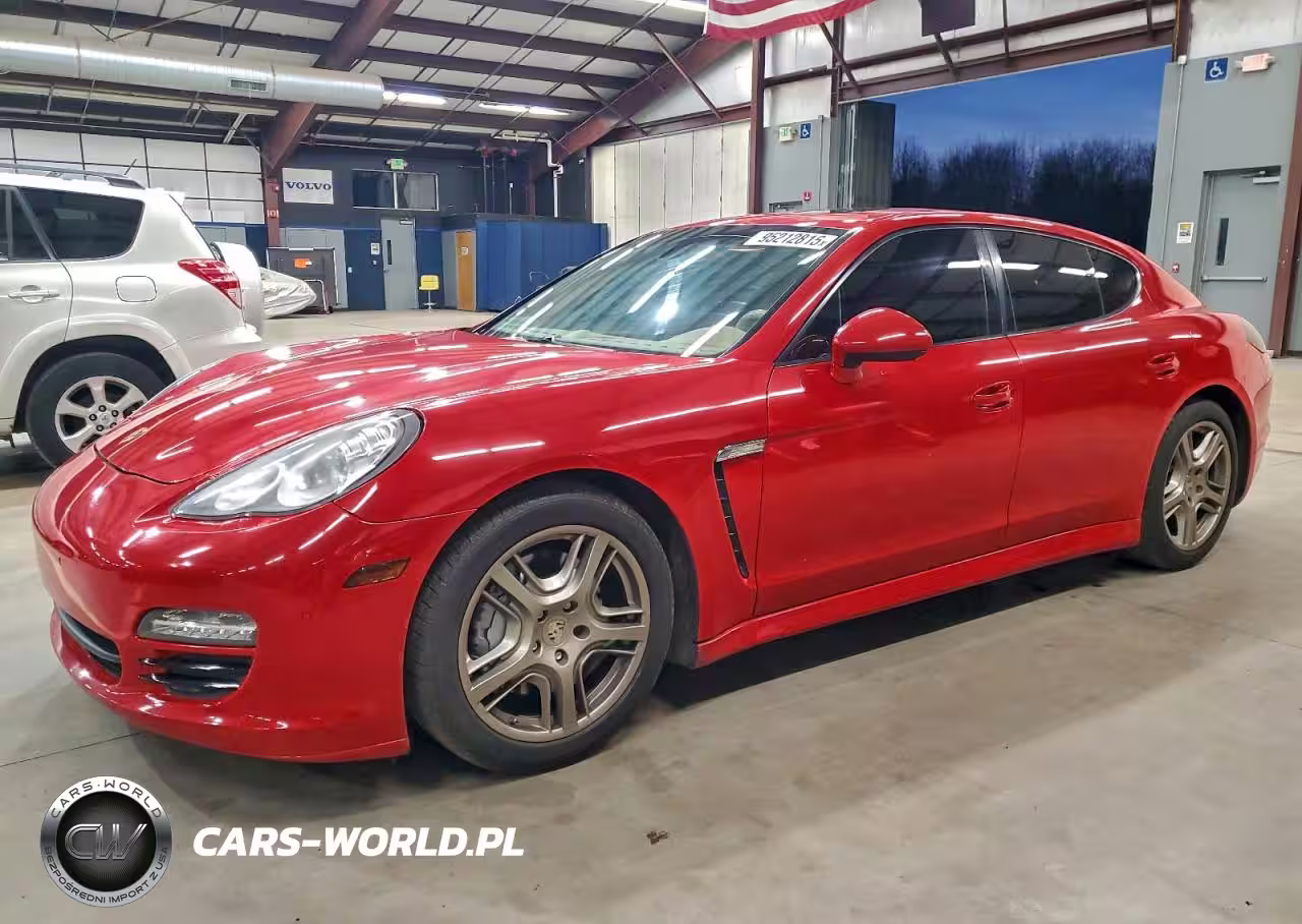 2012 Porsche Panamera 2